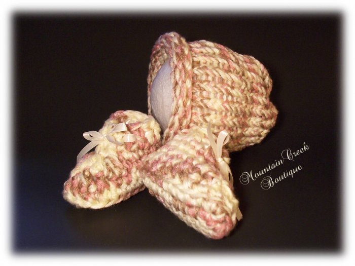 Knit/Crochet Baby/Newborn Hat and Booties Set