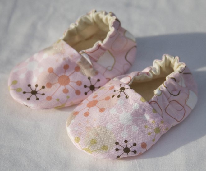 Retro Babe Pink Baby Booties with ORGANIC Linen Interiors
