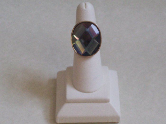BLACK CRYSTAL RING W/ GOLD SETTING, SIZE 6-6.5
