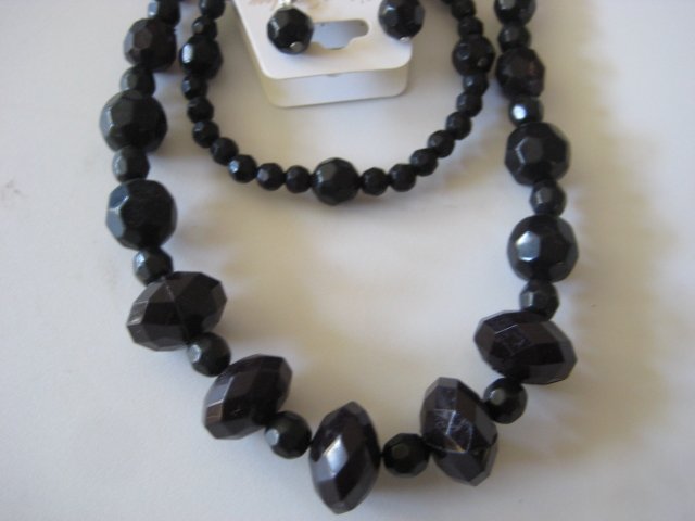 Black Diamond Cut Necklace & Earring Set w/matching Bracelet