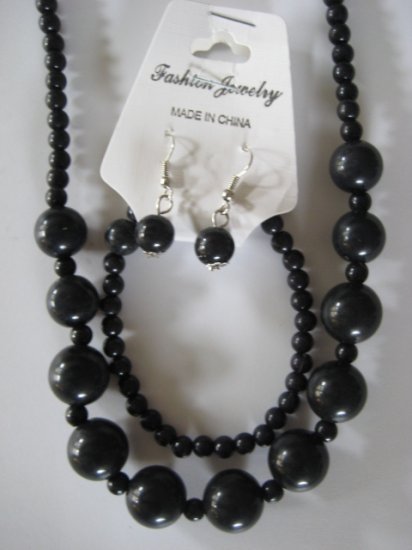 Black Round Beaded Necklace & Earring Set w/matching Bracelet