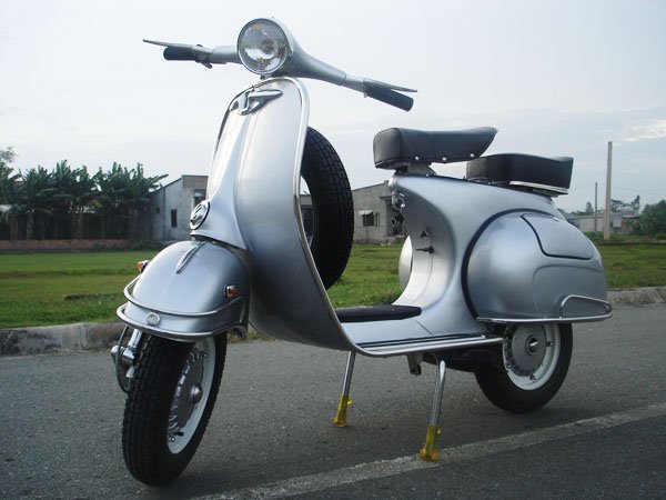 Italian Vespa VBB