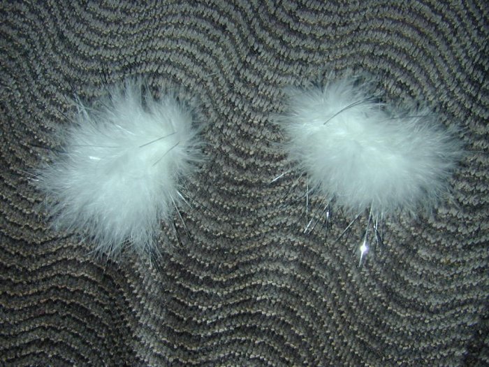 White maribo feather clippie