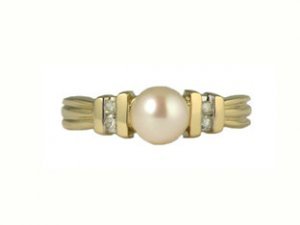10K Gold Pearl and Diamond Ring