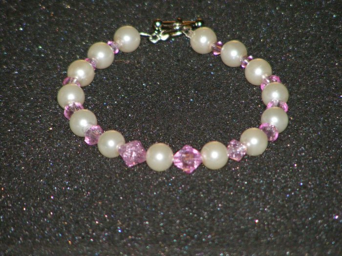 Handcrafted faux pearl bracelet