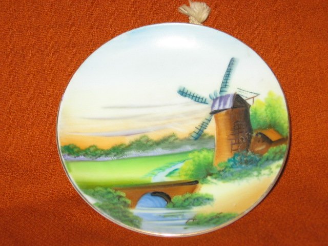 Miniature scenery plate set