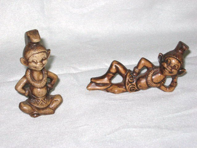 Odd novelty pair of elves