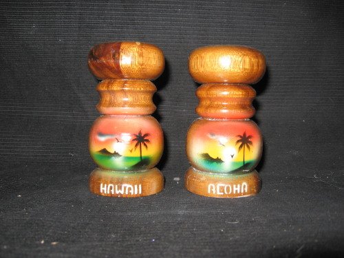 Hawaii Wood Salt & Pepper Shaker