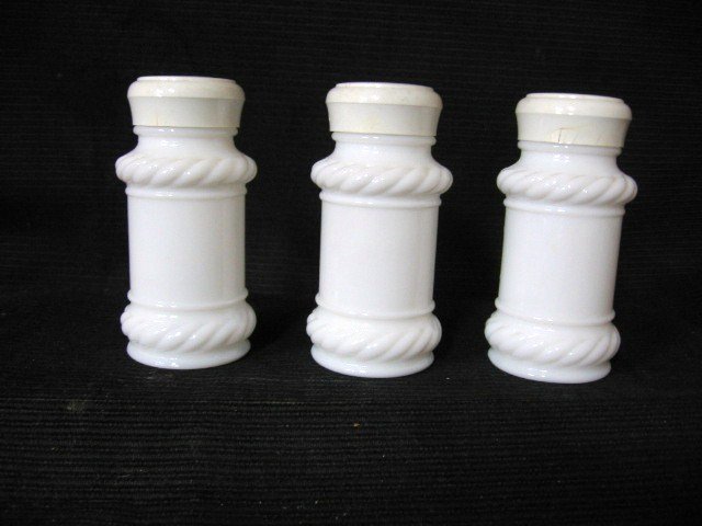 White Salt & Pepper Shaker w/extra