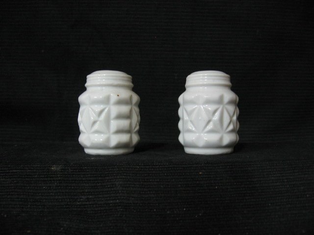 White Ceramic Salt and Pepper Shaker Set