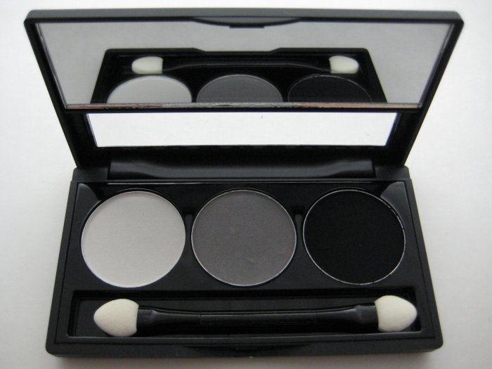 NYX Trio Eyeshadow #01 WHITE - GRAY - BLACK