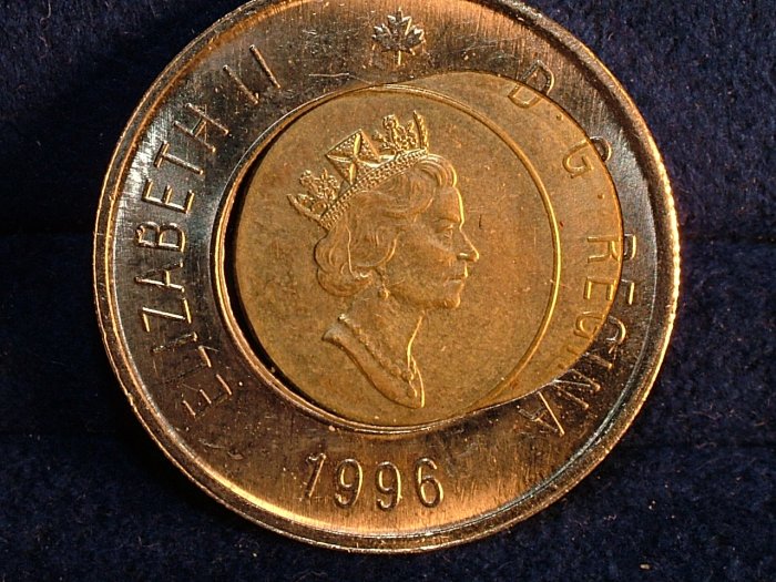 2006 dramatic CANADA $2 twoonie beautiful ERROR COIN