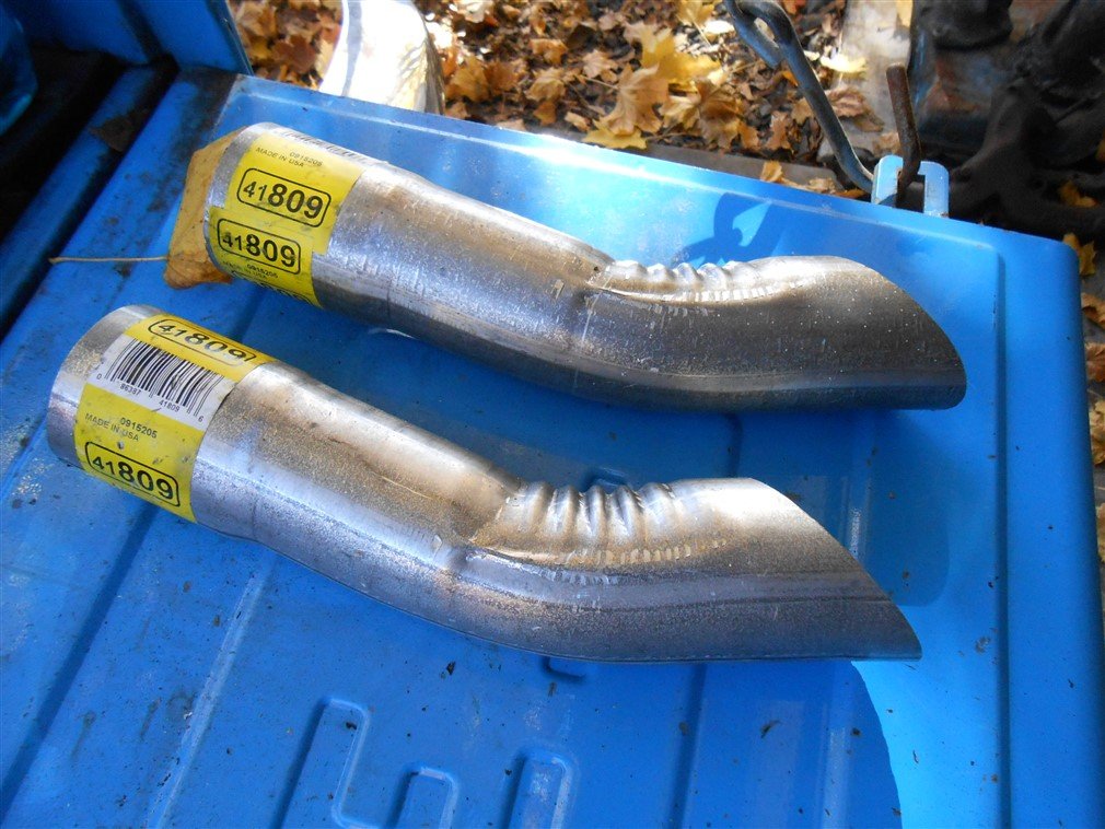 Walker 21/2 inch tail pipe turn down tip spouts, pair, NEW WLK41809