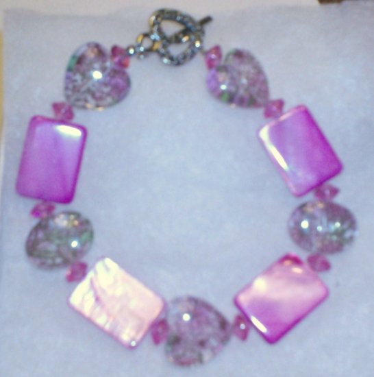 heart shaped with rose color shell
