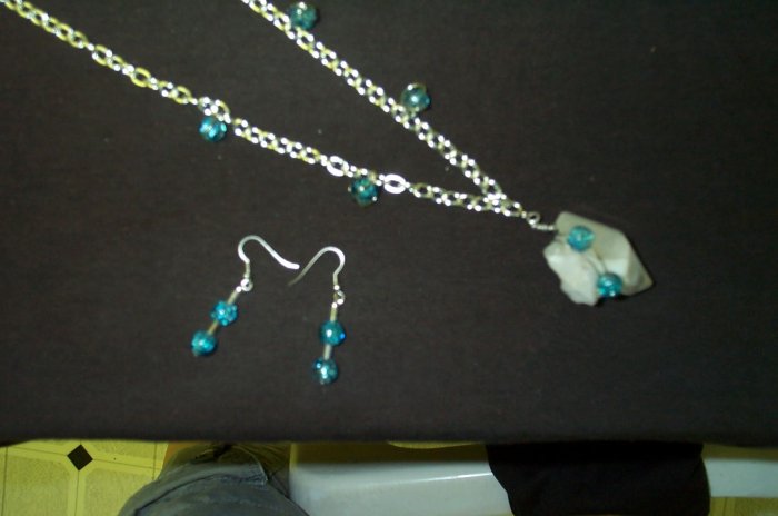 Quartz Crystal Blue Crackle Necklace and Earring Set