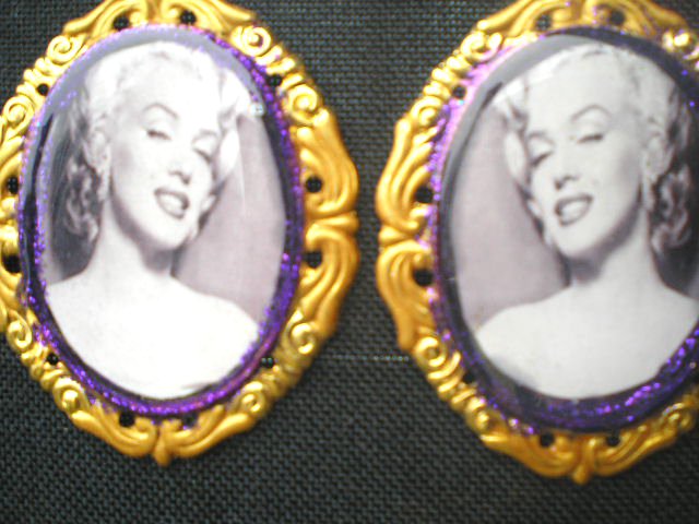 MARILYN MONROE EARINGS
