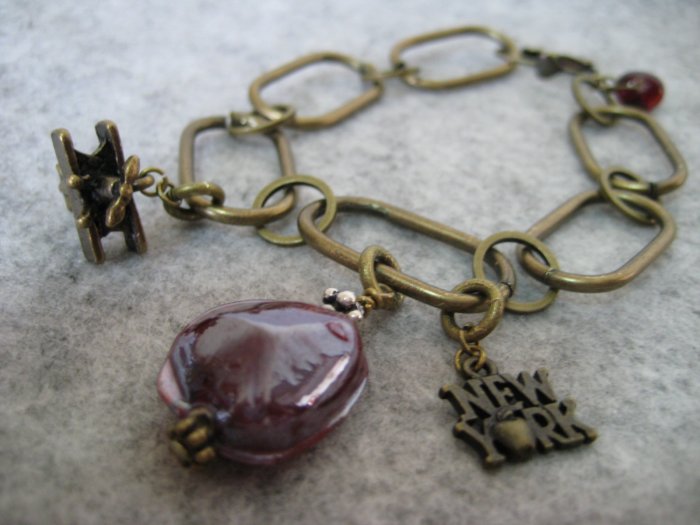 New York, Big Apple ~ Bracelet