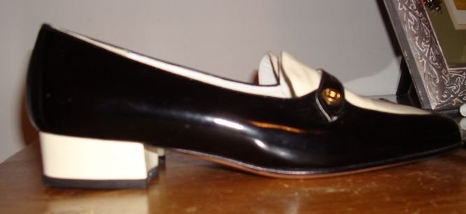 BRUNO MAGLIA BLACK/WHITE LOAFERS PATENT LEATHER 35