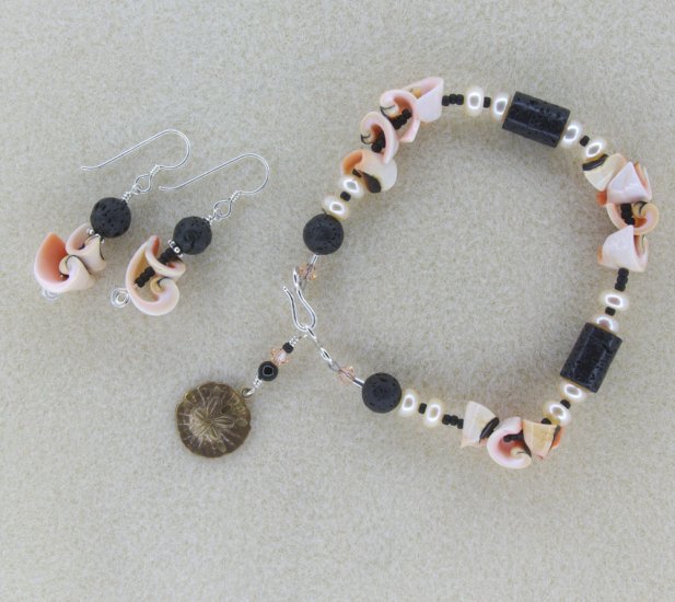 "Black Sands of Punalu" bracelet and earrings set