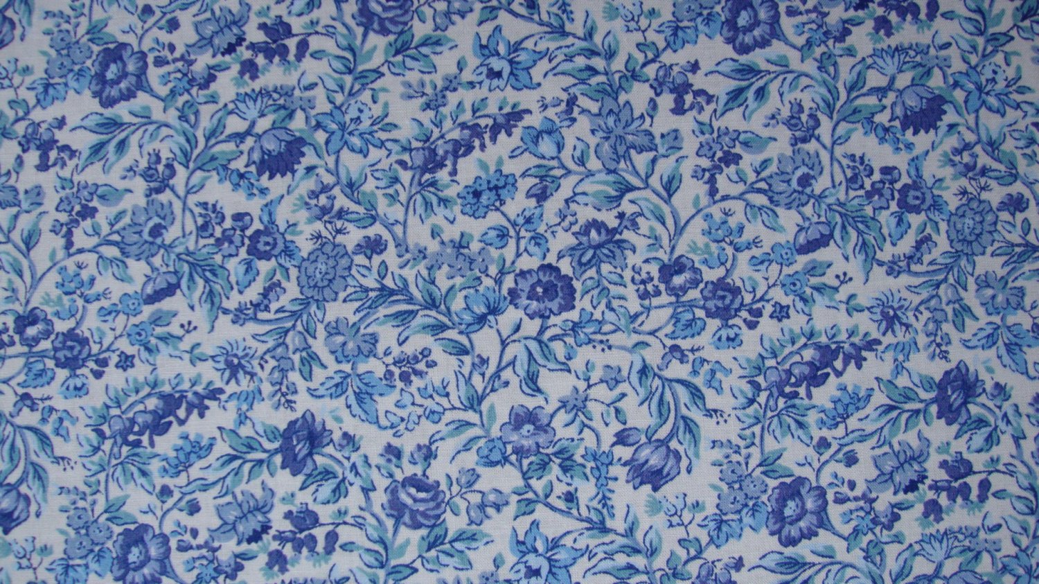 F8 Blue Floral Cotton Fabric Fat Eighth F8th by Concord