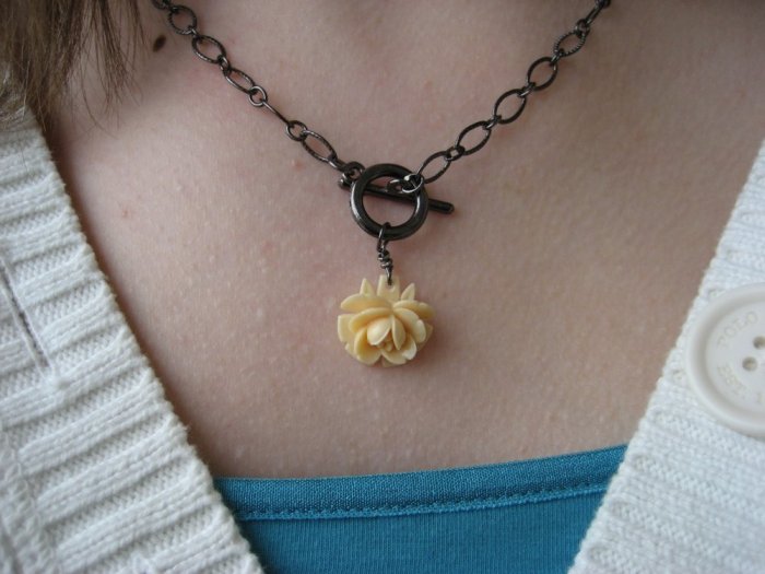 Victorian Bridal Rose Vintage Necklace