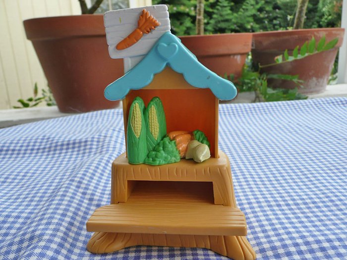 Fisher Price Hideaway Hollow Market Stand with Carrot sign and Stocked with Vegetables for Bunnies