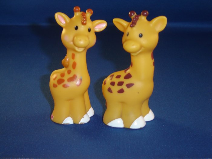Fisher Price Little People Pair of Male Female Giraffes For Noahs Ark Set Newer FP LP