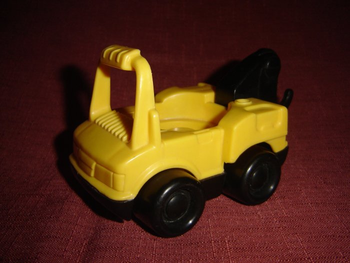 1995 Yellow Fisher Price Tow Truck From the 72394 Roadside Rescue Series New FP LP