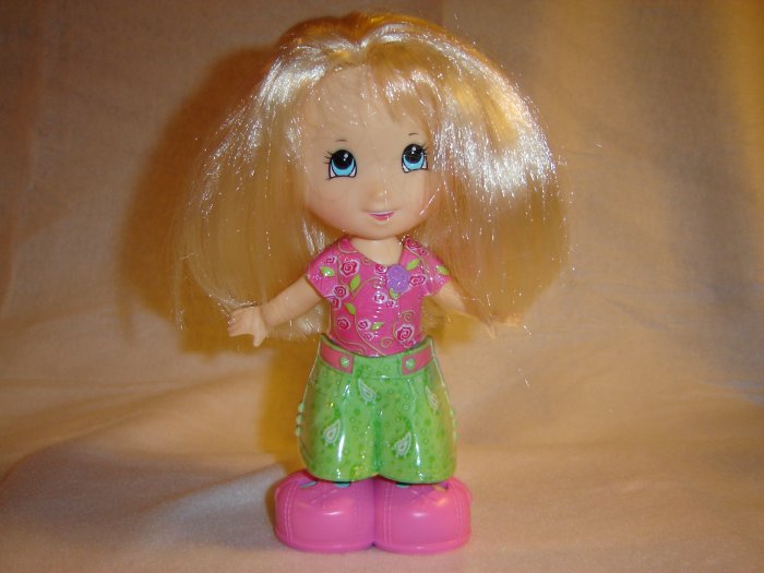 Fisher Price Snap N Style Elena With Extra Outfits Dresses And Shoes FP Blond Snap and Style Doll
