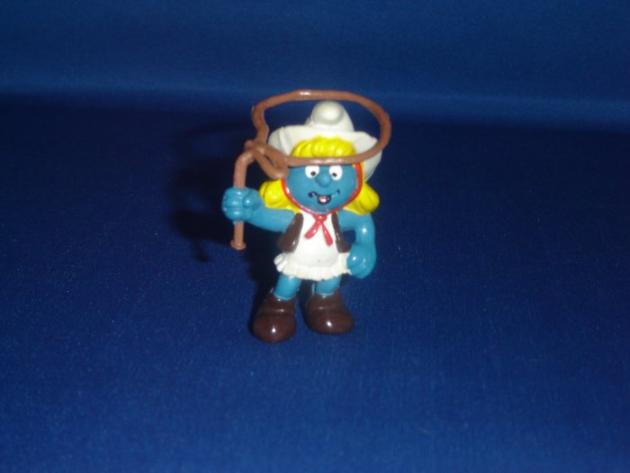 Vintage 1981 Cowgirl Smurfette Smurf With Lasso Rope Vest and Hat 20147 Schleich PVC