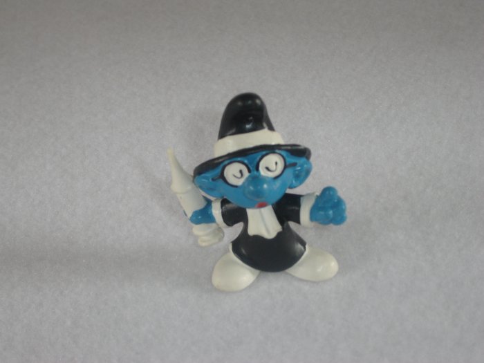 Vintage 1973 Quack Brainy Smurf With White Syringe 20075 Bully Peyo Figure PVC West Germany