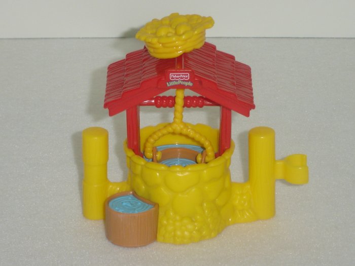 2003 Fisher Price Little People Working Water Well W Crows Nest and Bucket Newer FP LP