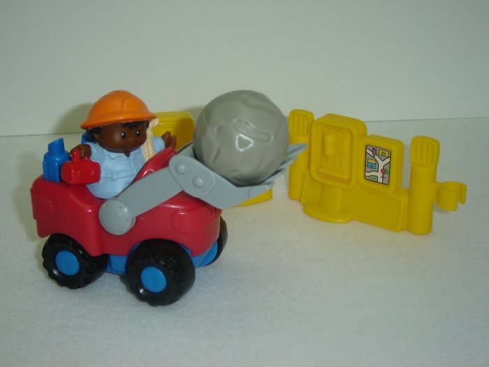 2002 Fisher Price Little People Bulldozer AA Construction Worker Boulder Phone Gas Pump Newer FP LP