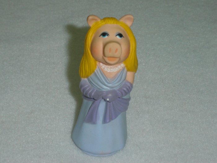Vintage Fisher Price Muppets MISS PIGGY Moveable PVC Figure From Jim Henson Associates 1976 to 1978