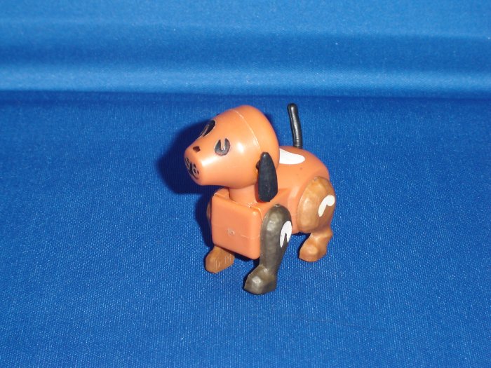 Vintage Fisher Price Little People Play Family Farm Barn HEX Screw DOG One Dark Brown Leg