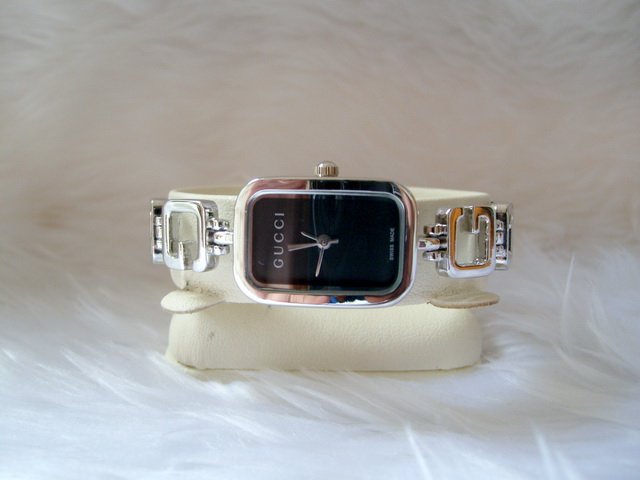 New Gucci Ladies Wristwatches Black Dial