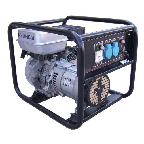 Hyundai 3,000 Watt 196cc OHV Gas Powered Portable Generator #HY3100
