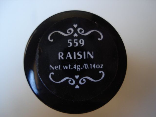 NYX Round Lipstick: Raisin