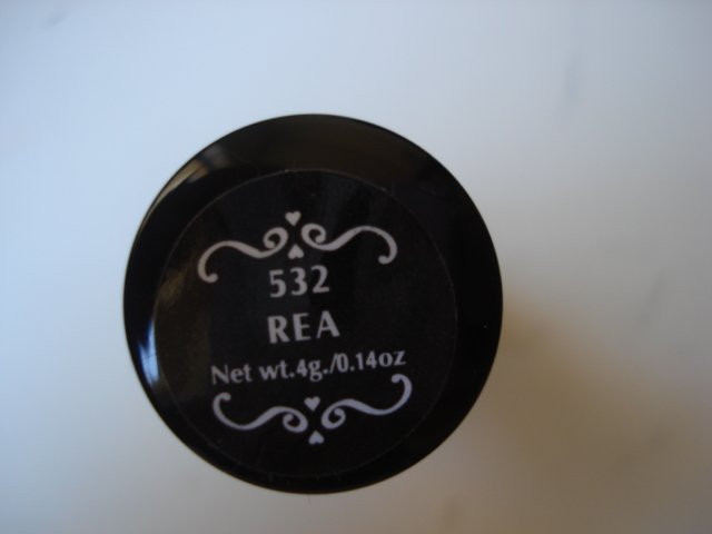 NYX Round Lipstick: Rea