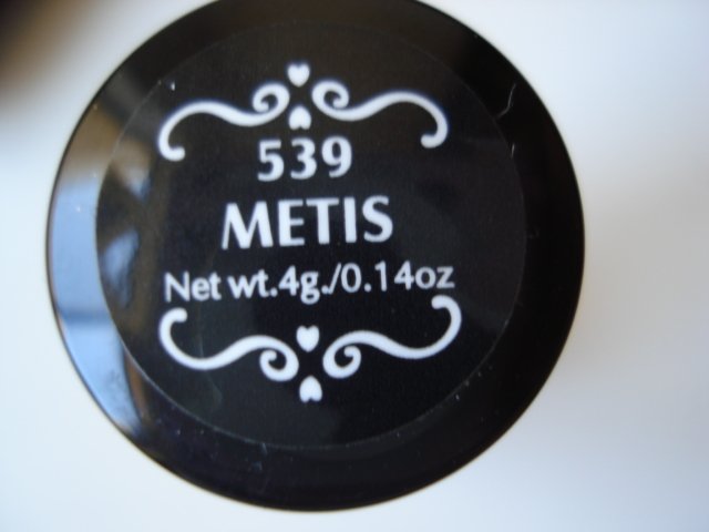 NYX Round Lipstick: Metis