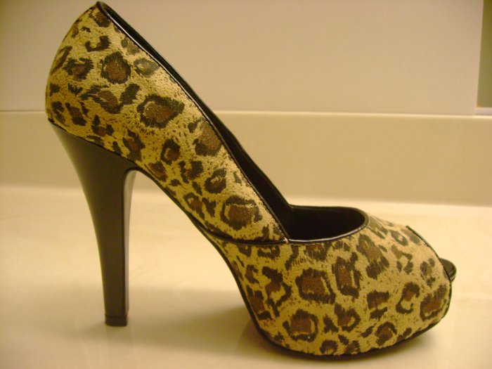 Leopard Pumps