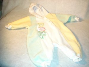 Yellow, Green and White Outer Ware
