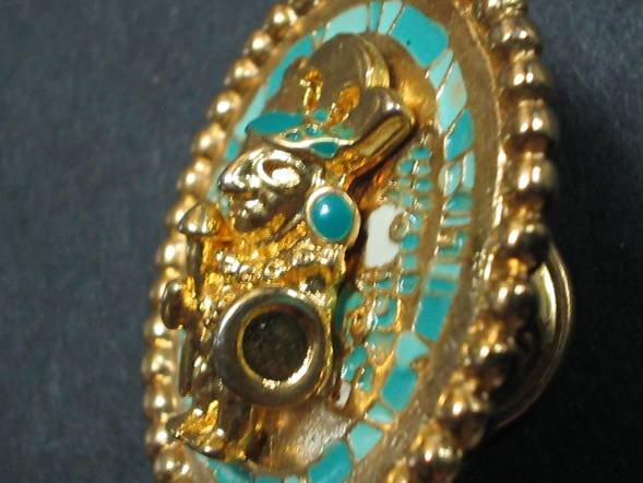 18karat gold coated Medallion Sipan WARRIOR30mm pin