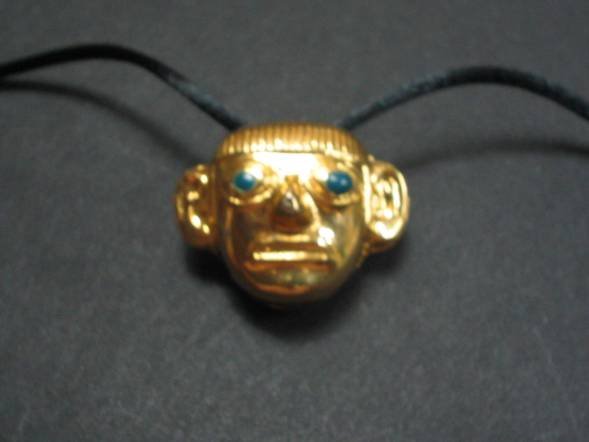 Big eye cord necklace