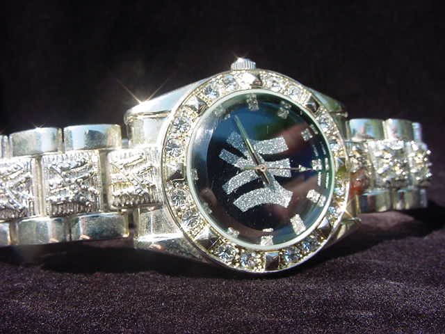 Paved NEW YORK - black background Watch