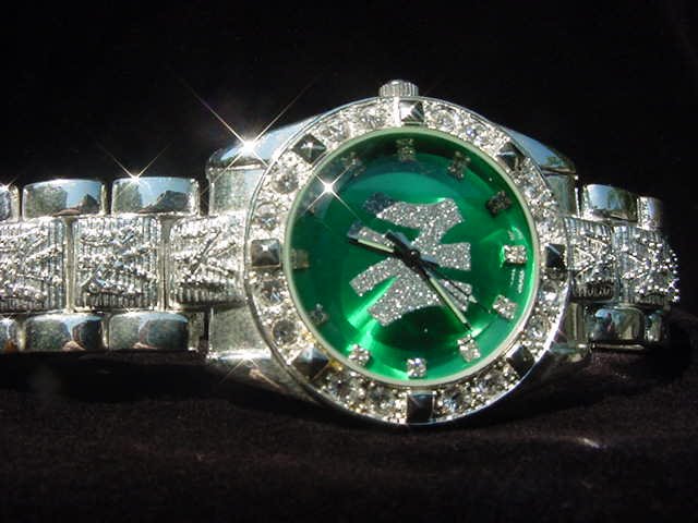 Paved NEW YORK - green background Watch