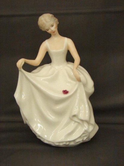 Royal Doulton HN2736 Tracy Lady Figurine