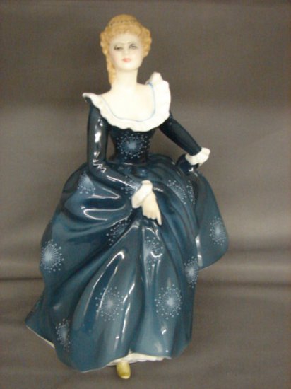 Royal Doulton HN2334 Fragrance Lady Figurine