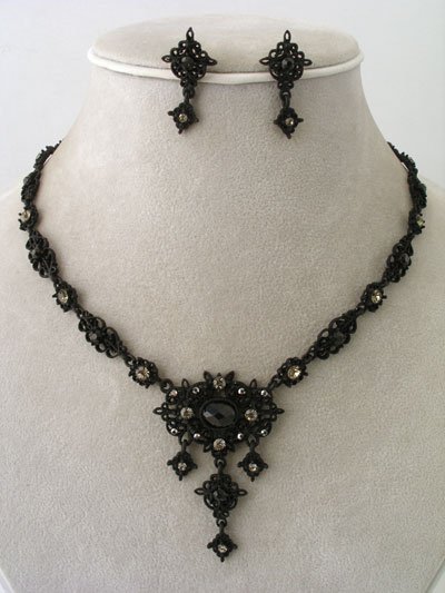 Elegant jet and crystal necklace and earrings set