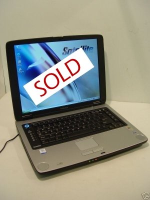 Like New Toshiba M30X 1.5 Ghz DVD Rom CD Burner + Case + Built in Wireless Card